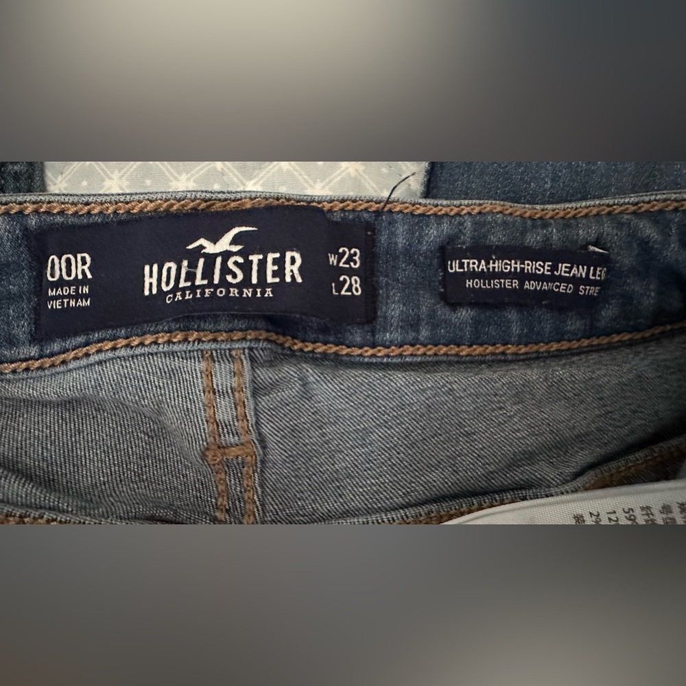 Hollister, ultra high-rise jean leggings, size 00R, W23, L28 - Picture 3 of 3